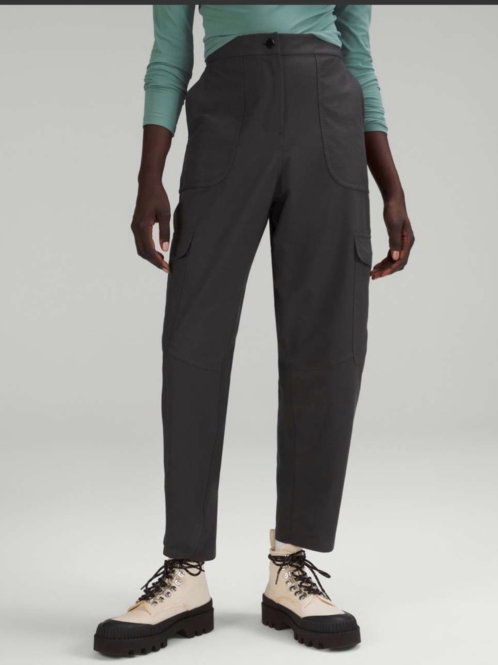 Woman’s Lululemon Light Utilitech Cargo High Rise Pant size 29